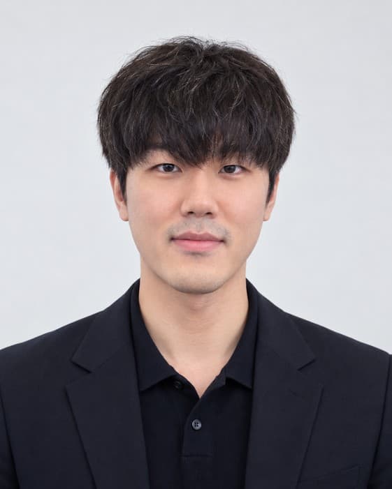 Portrait of Dohyun Kim